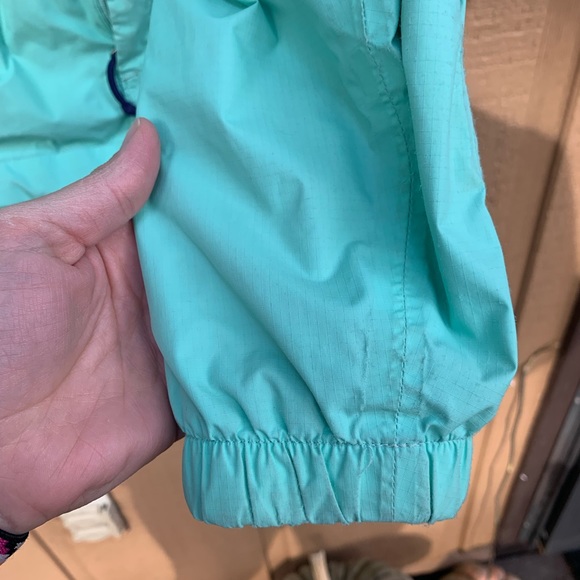 Medium The North Face Rain Coat - Picture 6 of 10